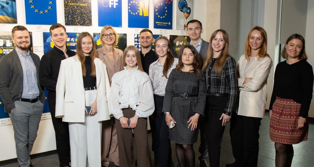 Молода команда GOV4YOU за спільною роботою